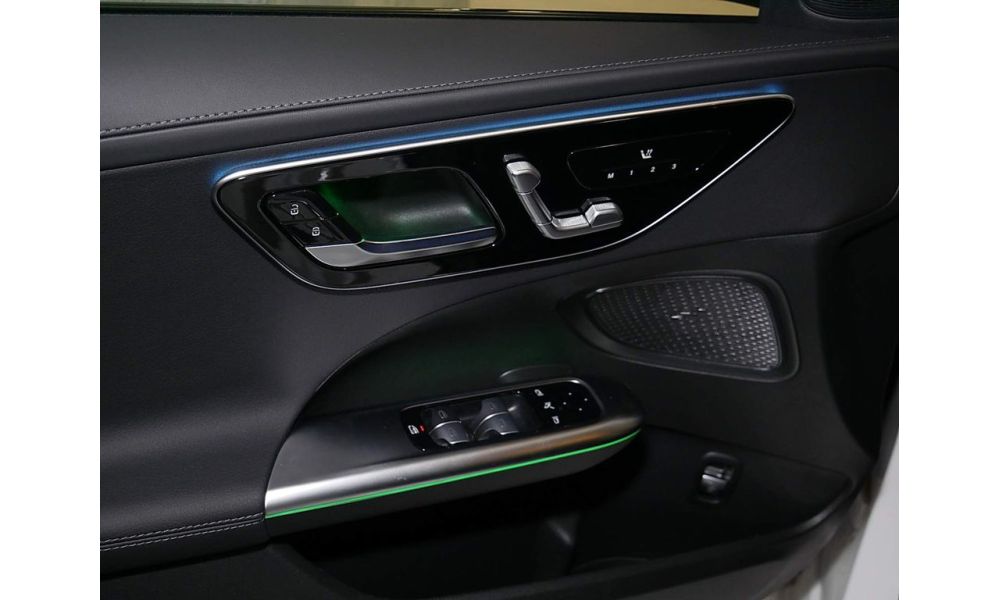 114084