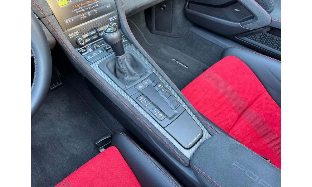 869112