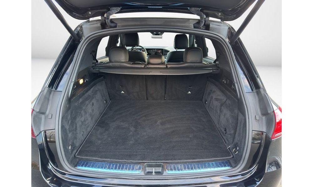 641813