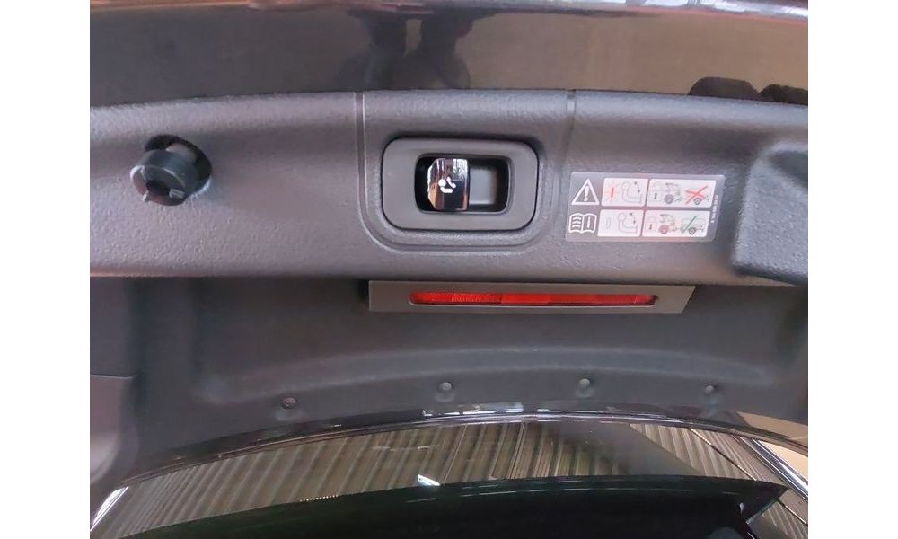 445743