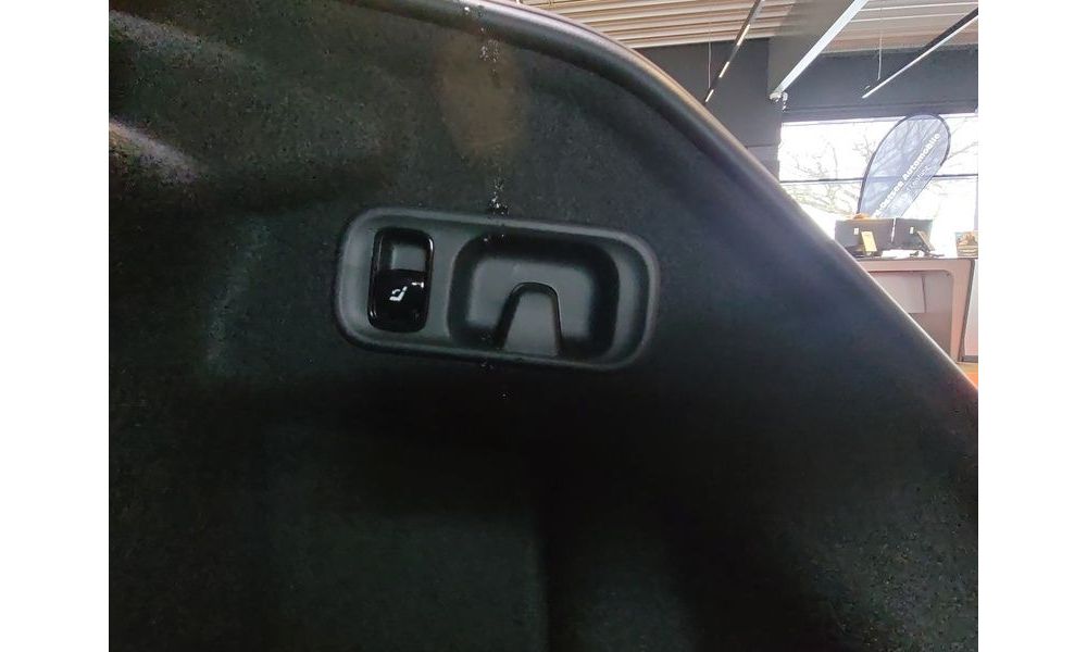 381555