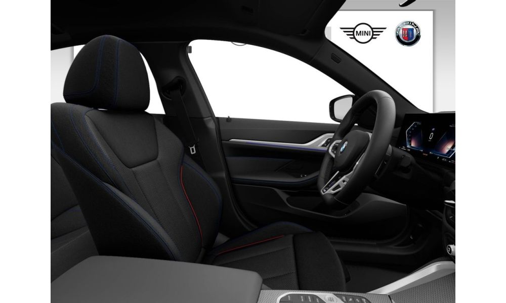 576798