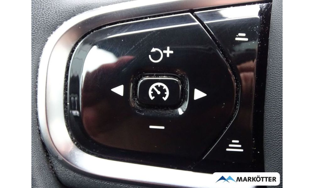 881307