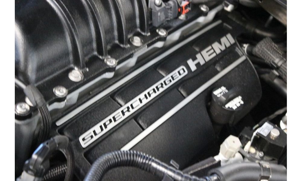 897140