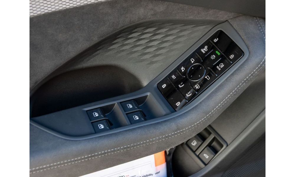 623268