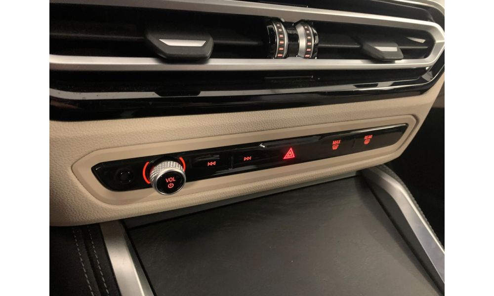 285102