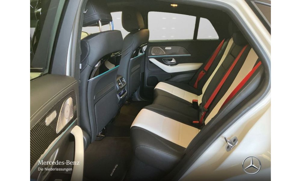 368819