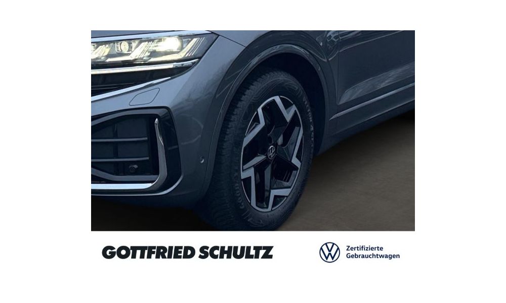 553256