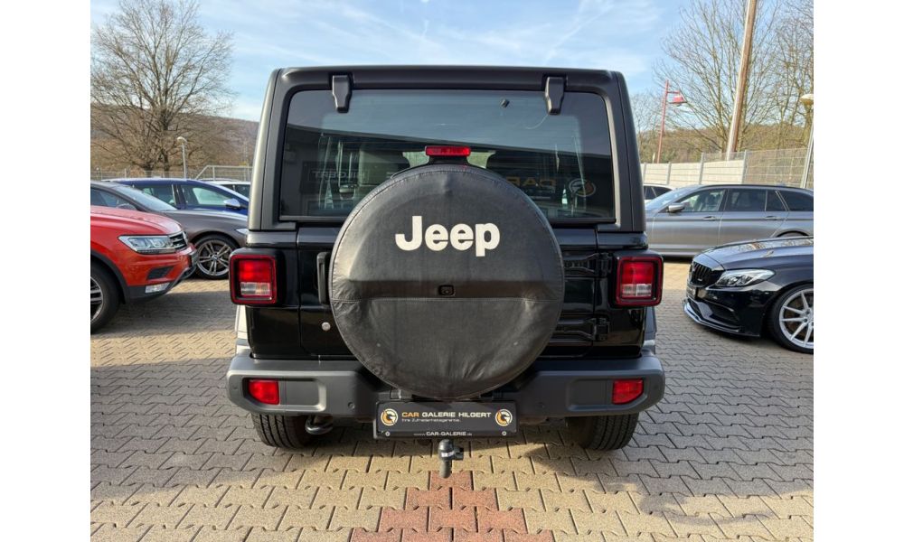 871571