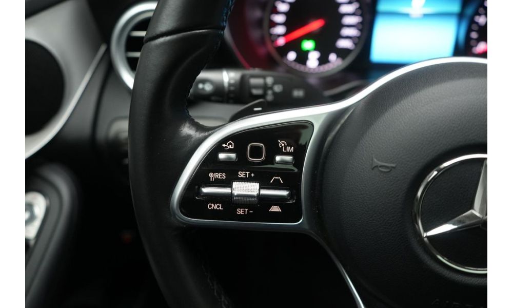 566982