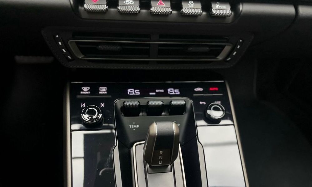 677629