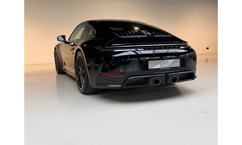 911074