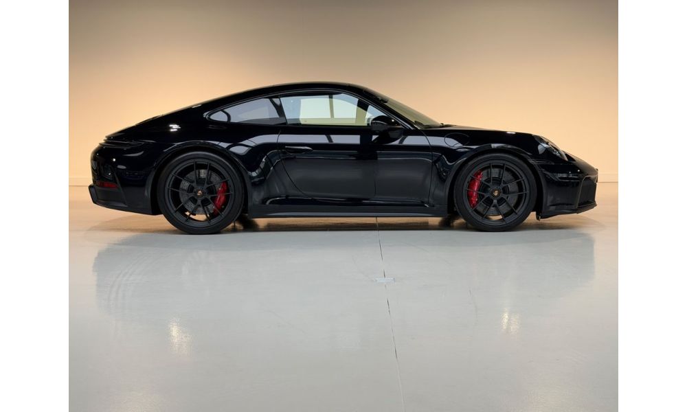 943006