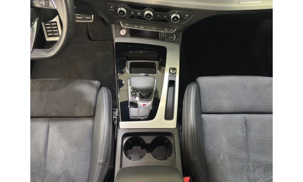 304741