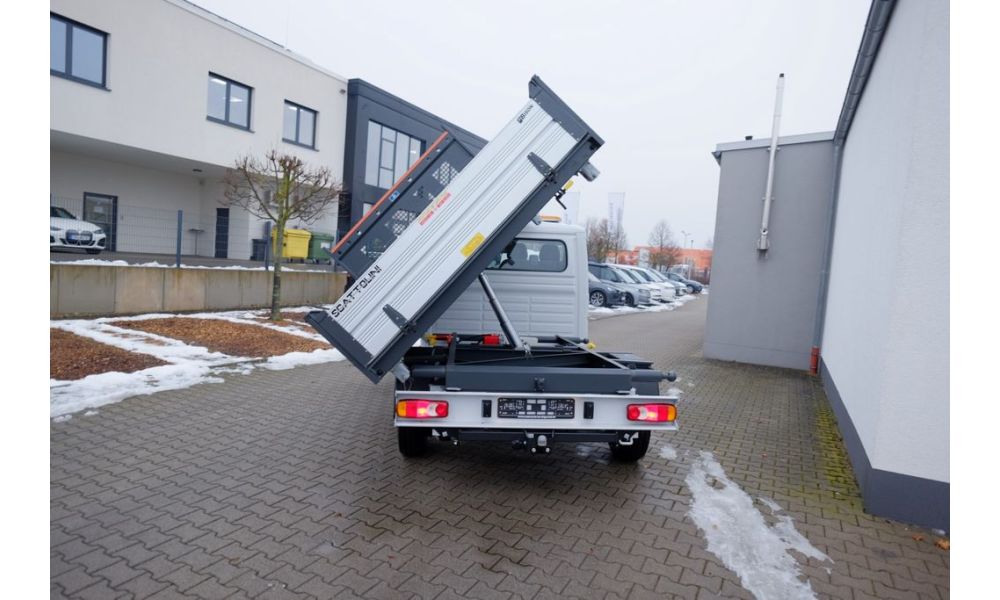 912749