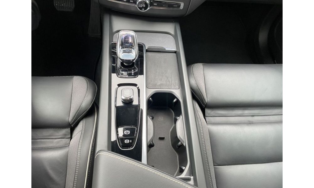 981911