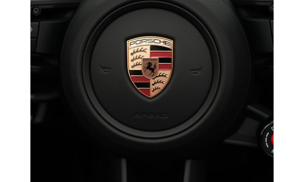 868808