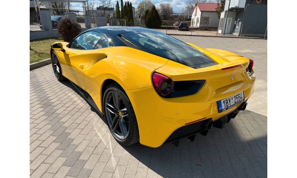 4582