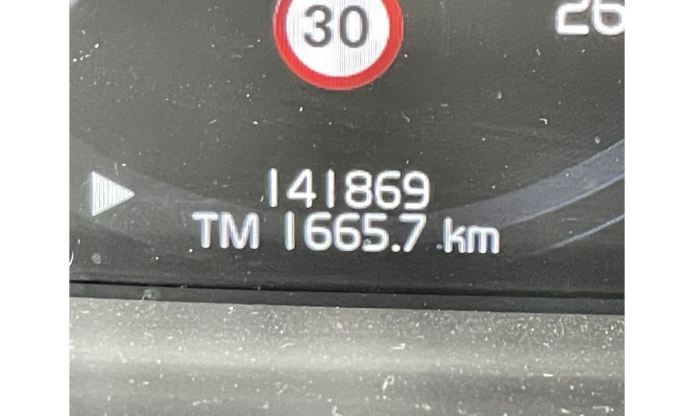 619045