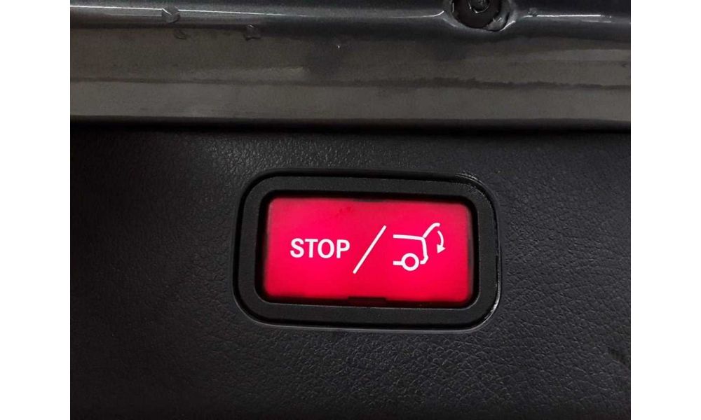 87883