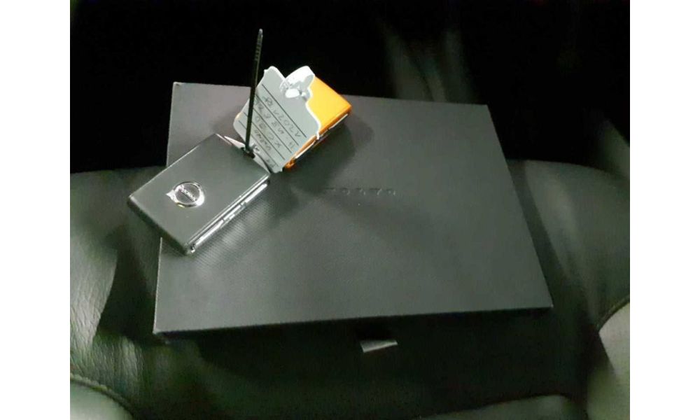 303384