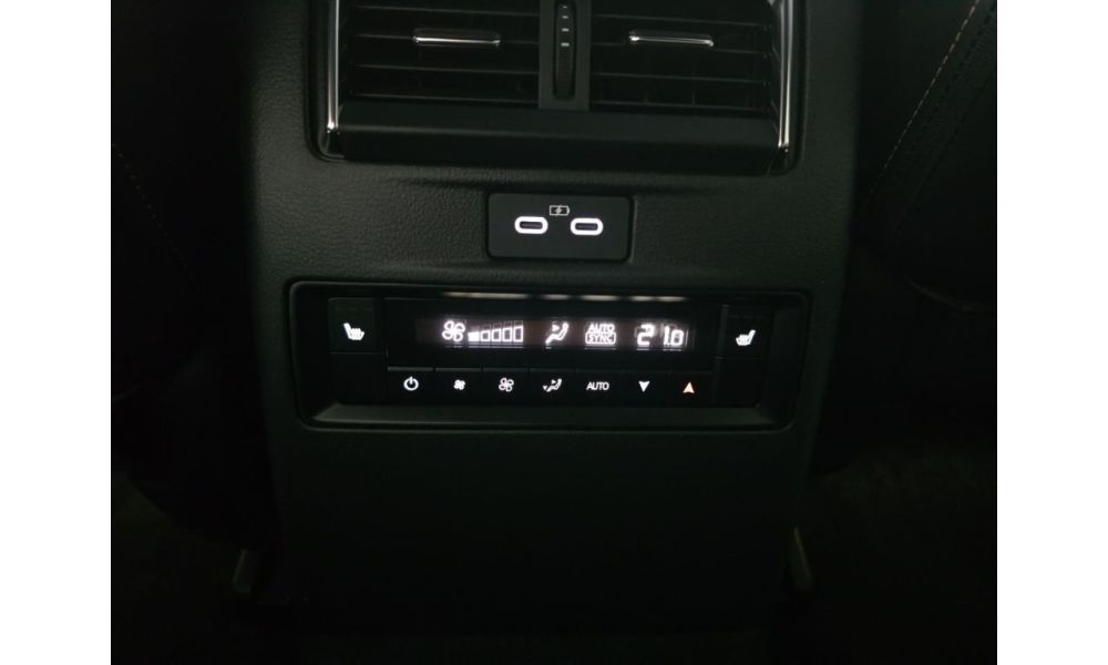 467643