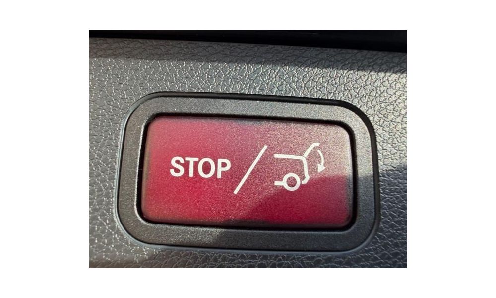 875878