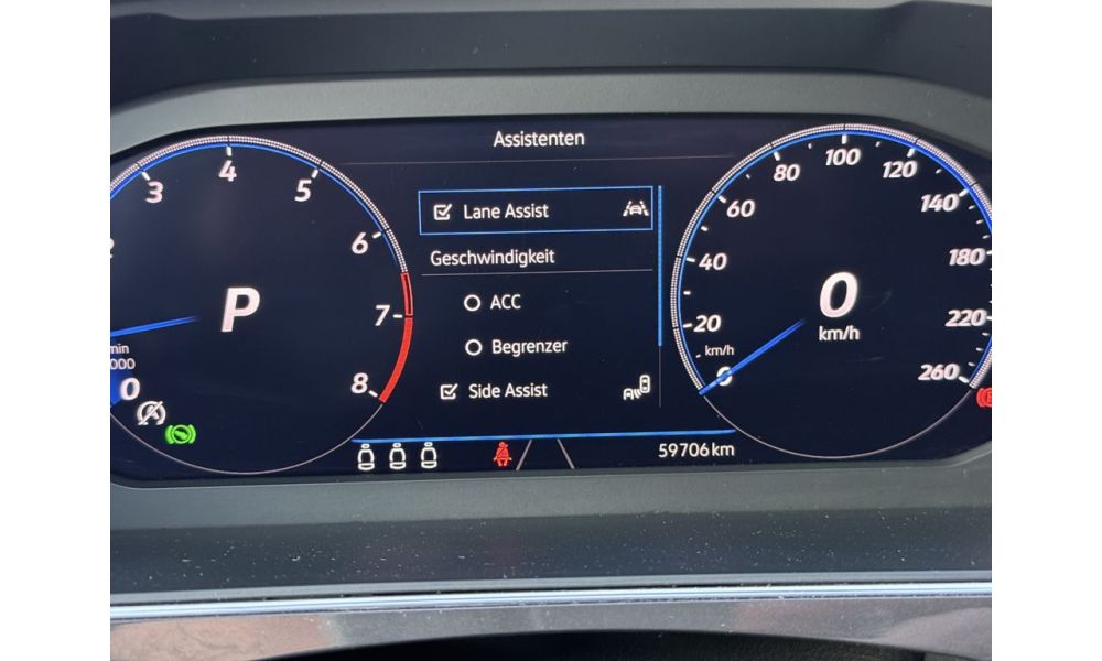 647803