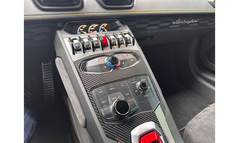 375700
