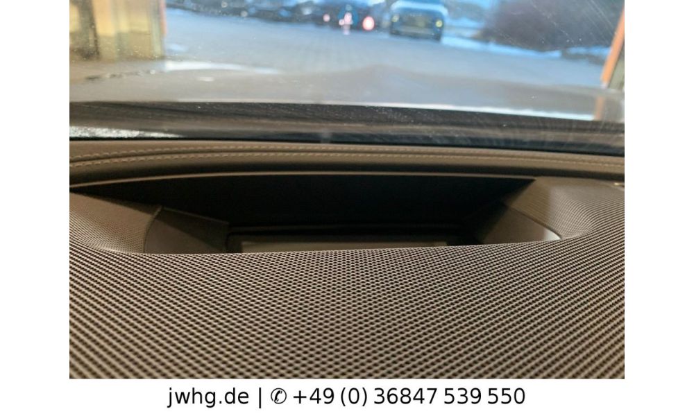 906372