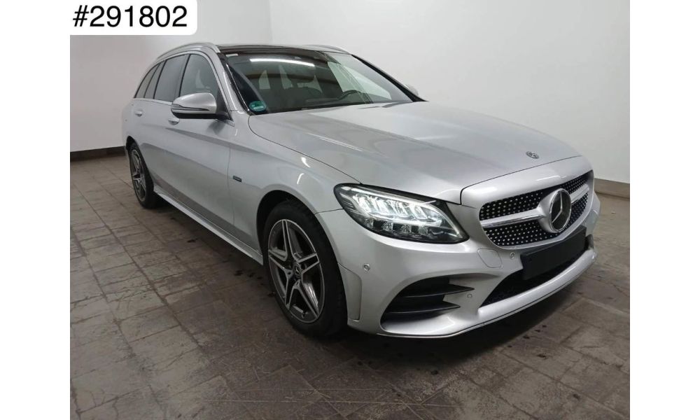 883944