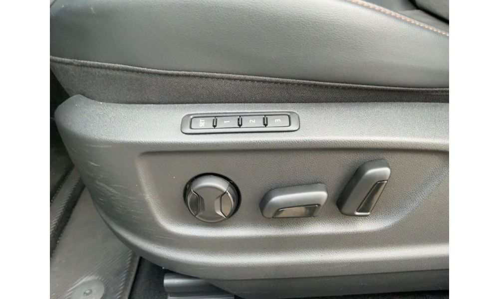 383632