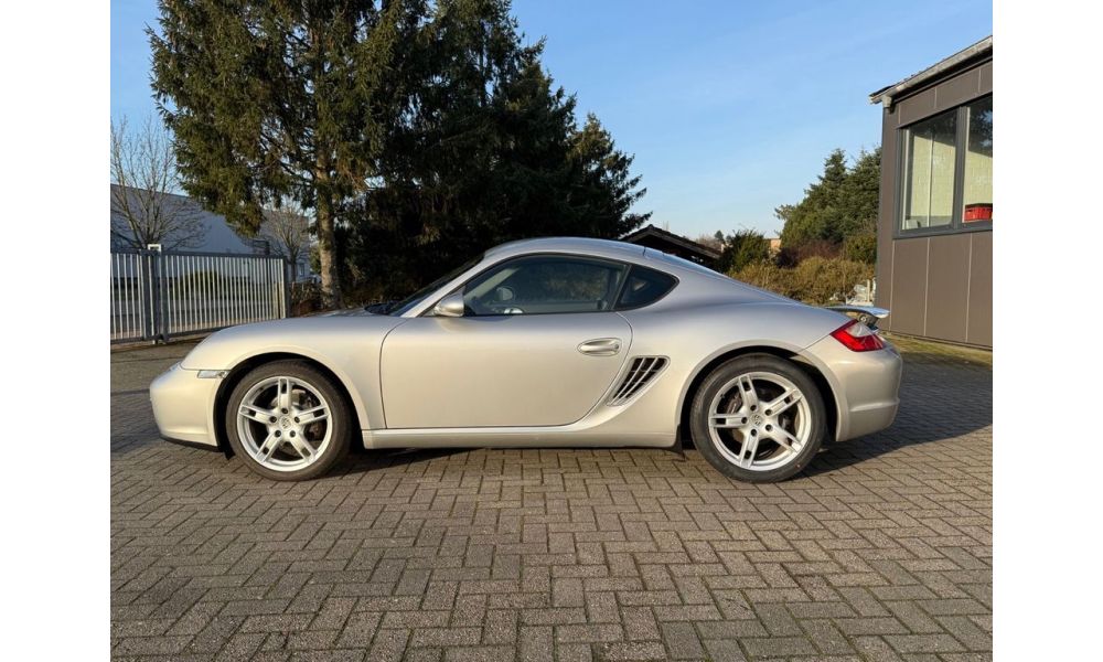 912330