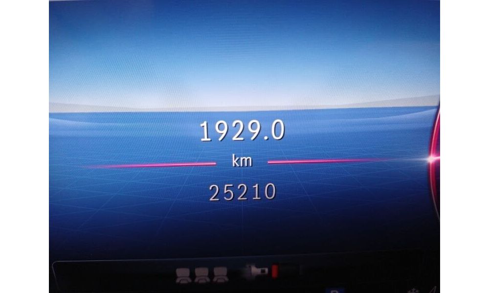 9136