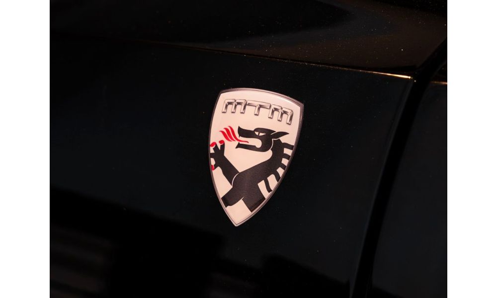 562385