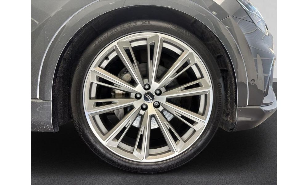 772028
