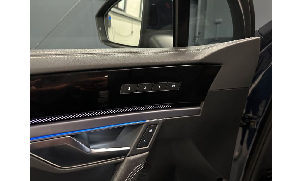 369930