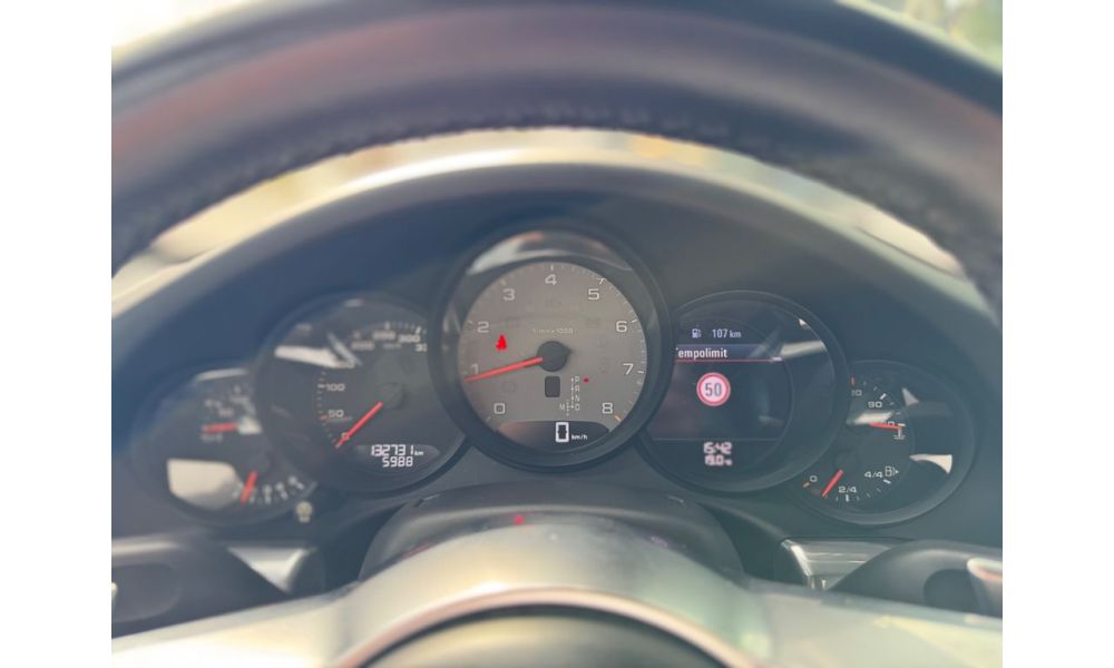 566563