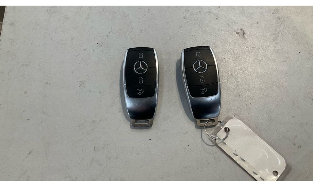 373929
