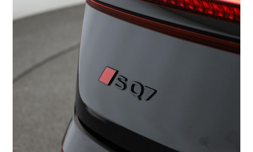 648065