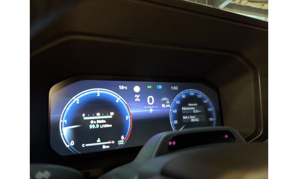 272000