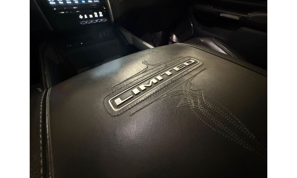 912648