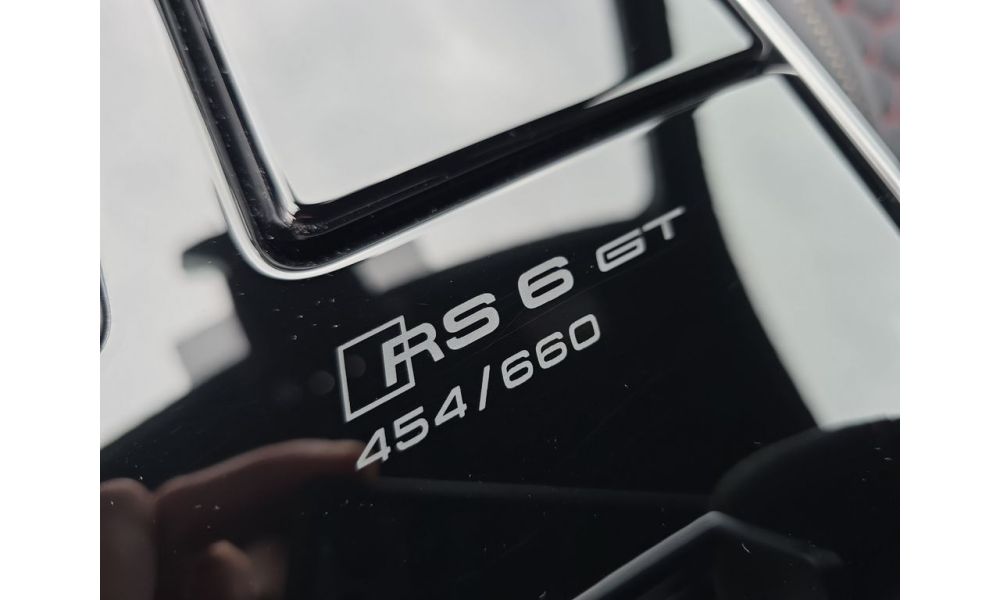 868012