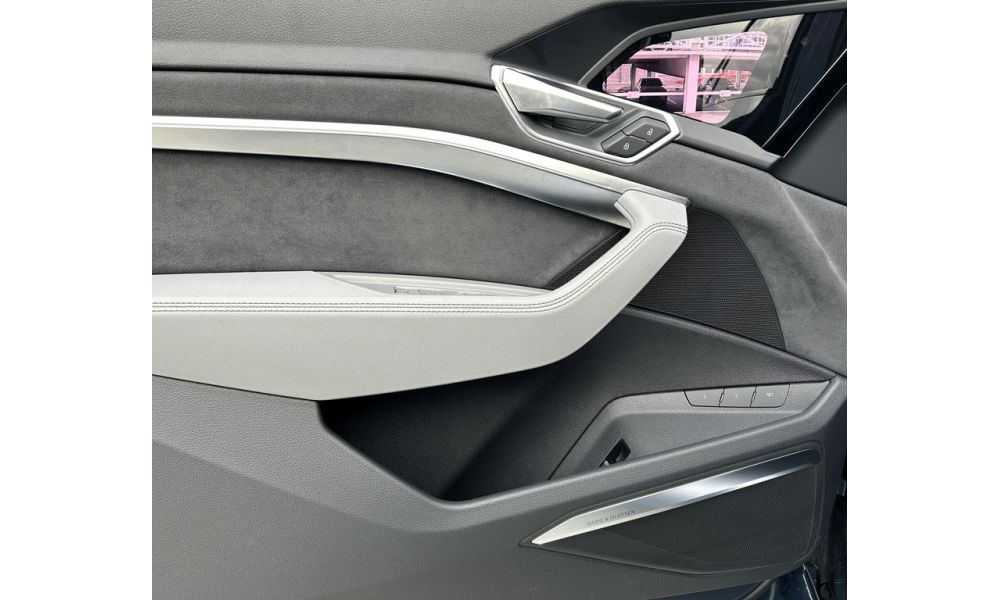 869215