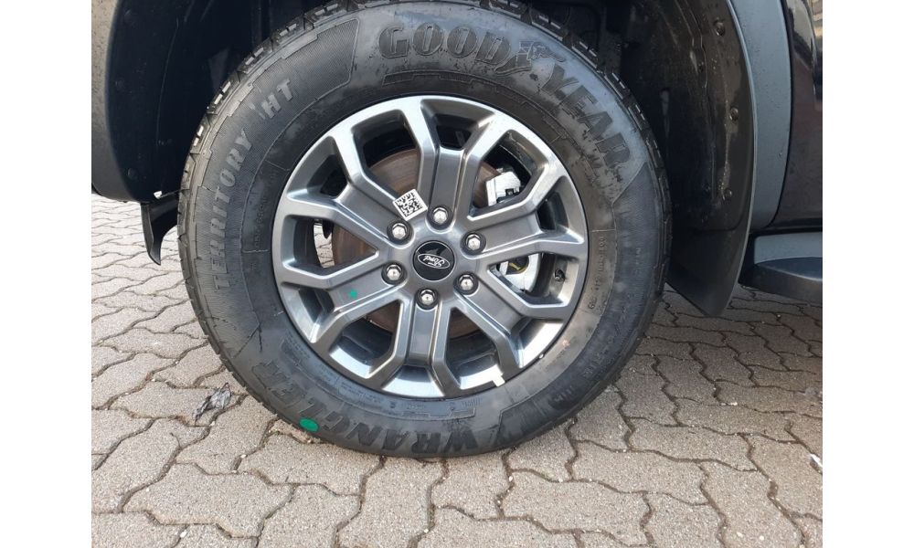 627835