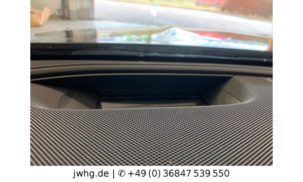 688230