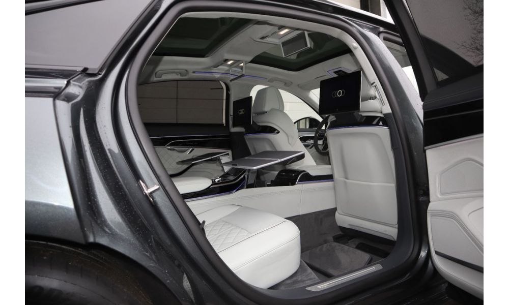 911837