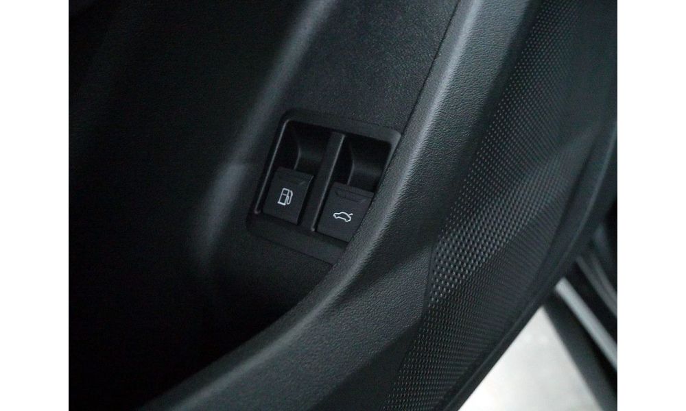 399913