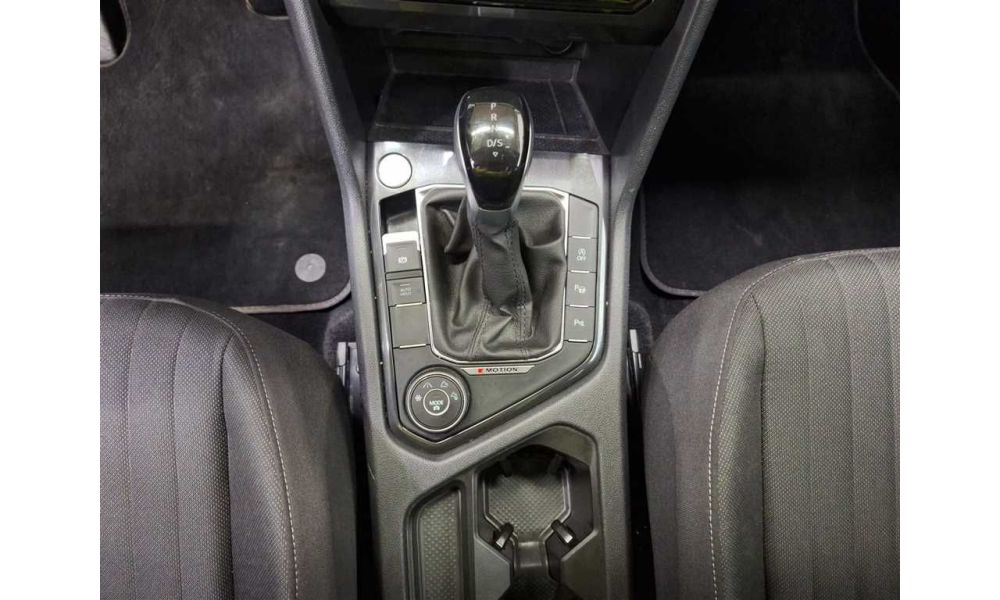 57559