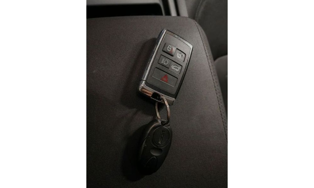 504710
